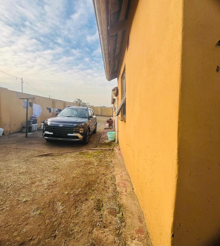4 Bedroom Property for Sale in Umlazi KwaZulu-Natal