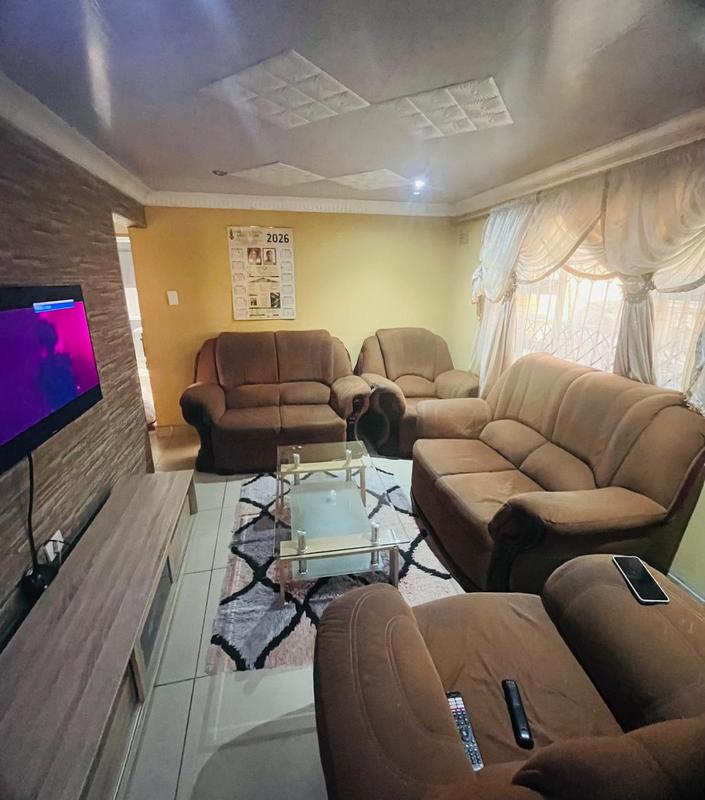 4 Bedroom Property for Sale in Umlazi KwaZulu-Natal