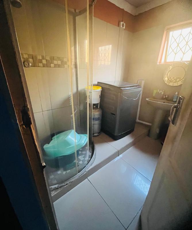 4 Bedroom Property for Sale in Umlazi KwaZulu-Natal