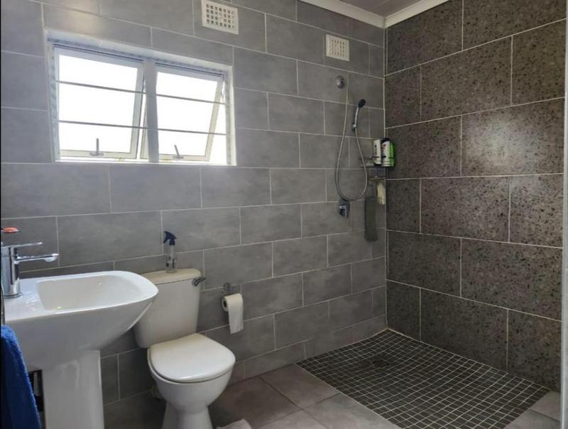 5 Bedroom Property for Sale in Shallcross KwaZulu-Natal