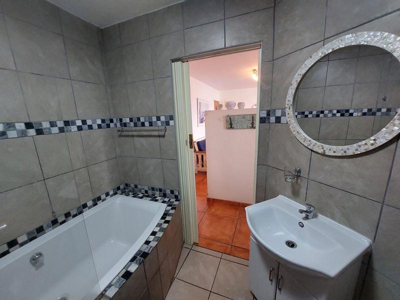 2 Bedroom Property for Sale in Margate Beach KwaZulu-Natal