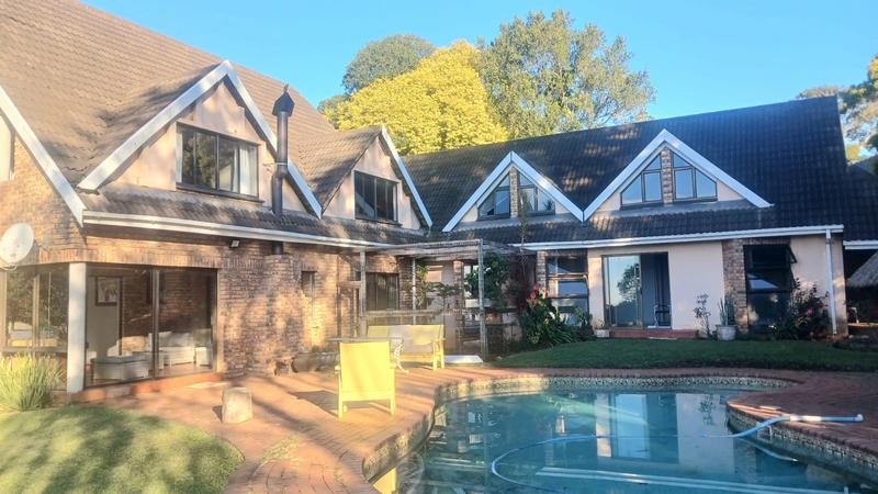 6 Bedroom Property for Sale in Kloof KwaZulu-Natal