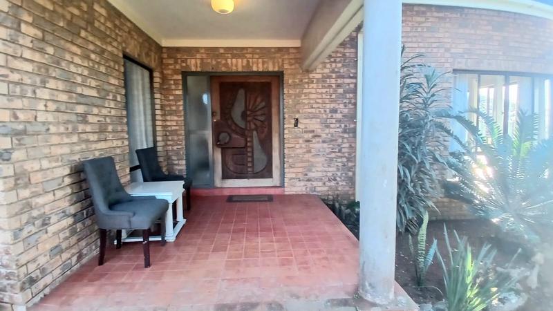 6 Bedroom Property for Sale in Kloof KwaZulu-Natal