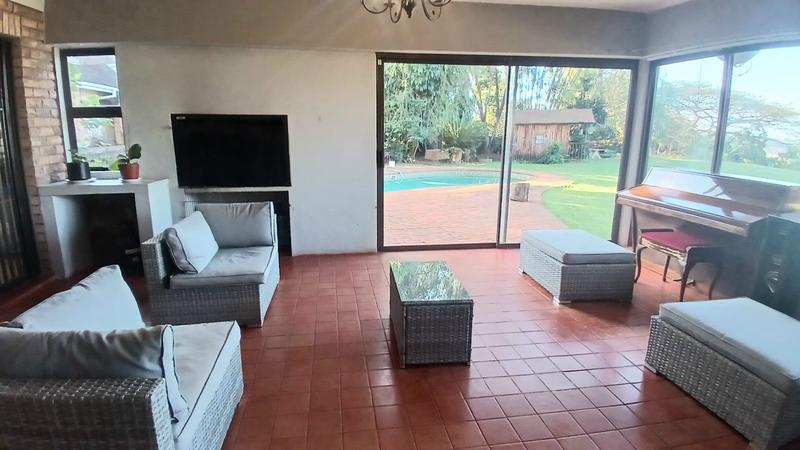 6 Bedroom Property for Sale in Kloof KwaZulu-Natal