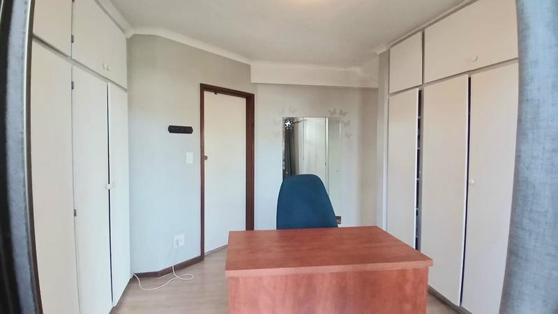 6 Bedroom Property for Sale in Kloof KwaZulu-Natal