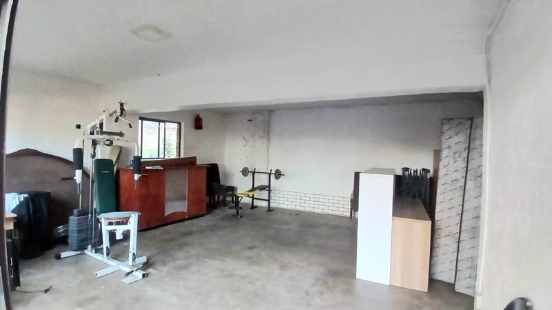 6 Bedroom Property for Sale in Kloof KwaZulu-Natal