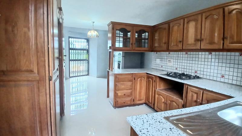 6 Bedroom Property for Sale in Kloof KwaZulu-Natal