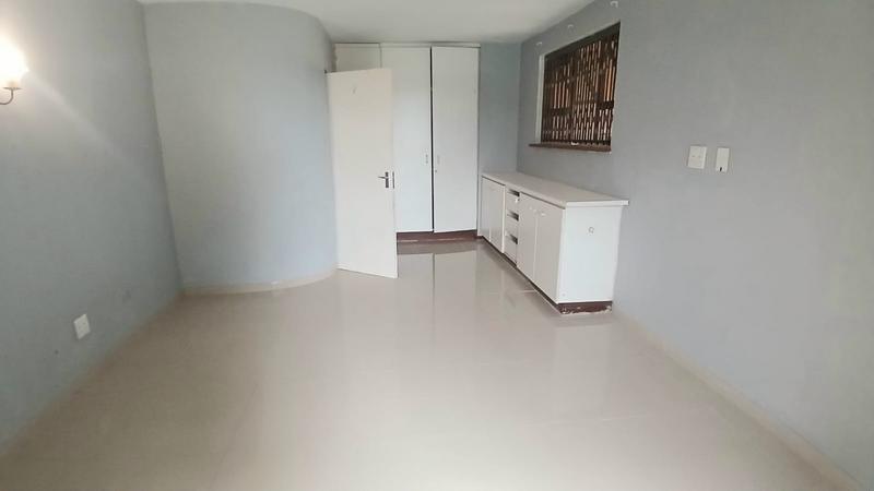 6 Bedroom Property for Sale in Kloof KwaZulu-Natal