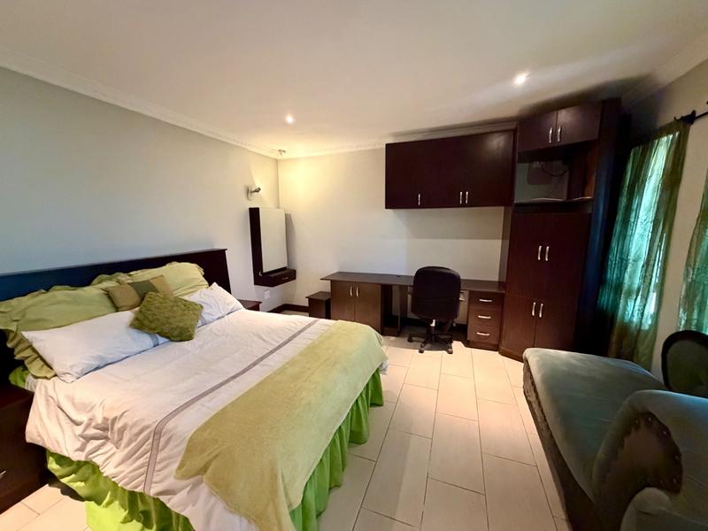 To Let 4 Bedroom Property for Rent in Somerset Park KwaZulu-Natal