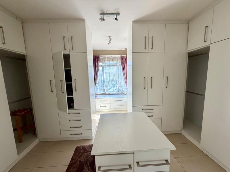 To Let 4 Bedroom Property for Rent in Somerset Park KwaZulu-Natal
