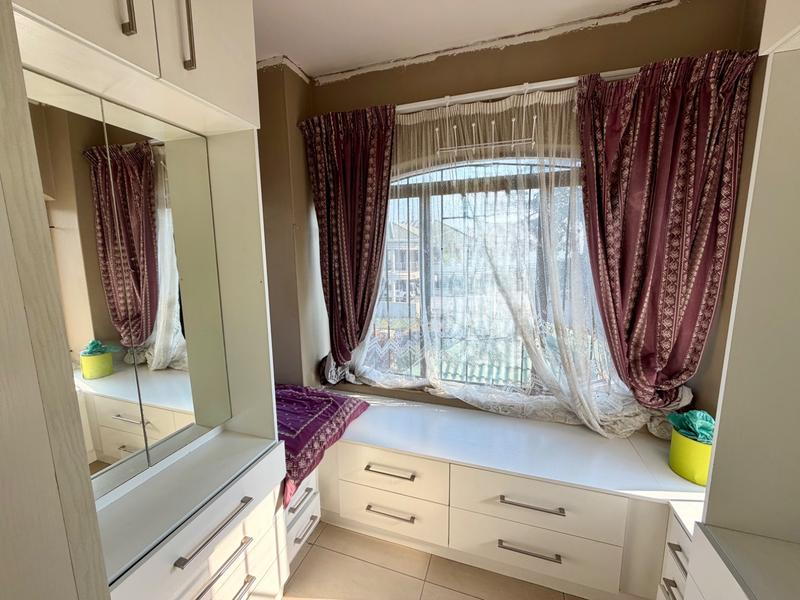 To Let 4 Bedroom Property for Rent in Somerset Park KwaZulu-Natal
