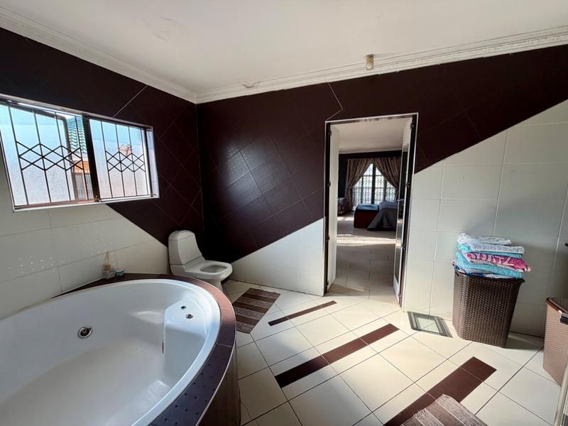 To Let 4 Bedroom Property for Rent in Somerset Park KwaZulu-Natal