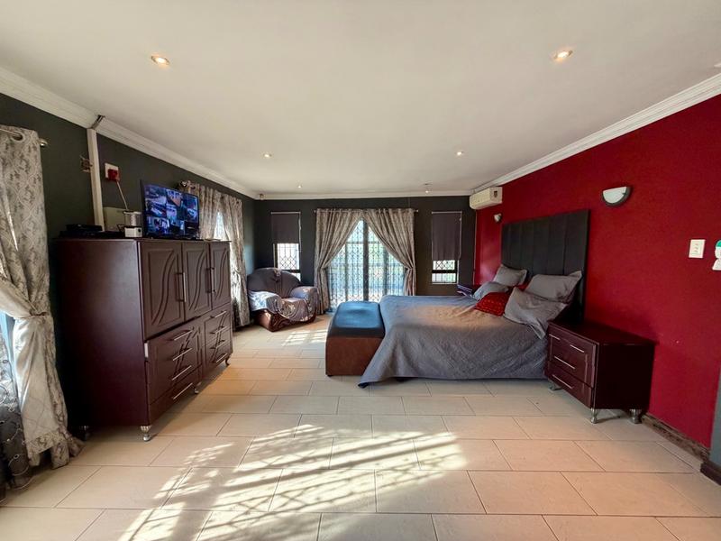 To Let 4 Bedroom Property for Rent in Somerset Park KwaZulu-Natal