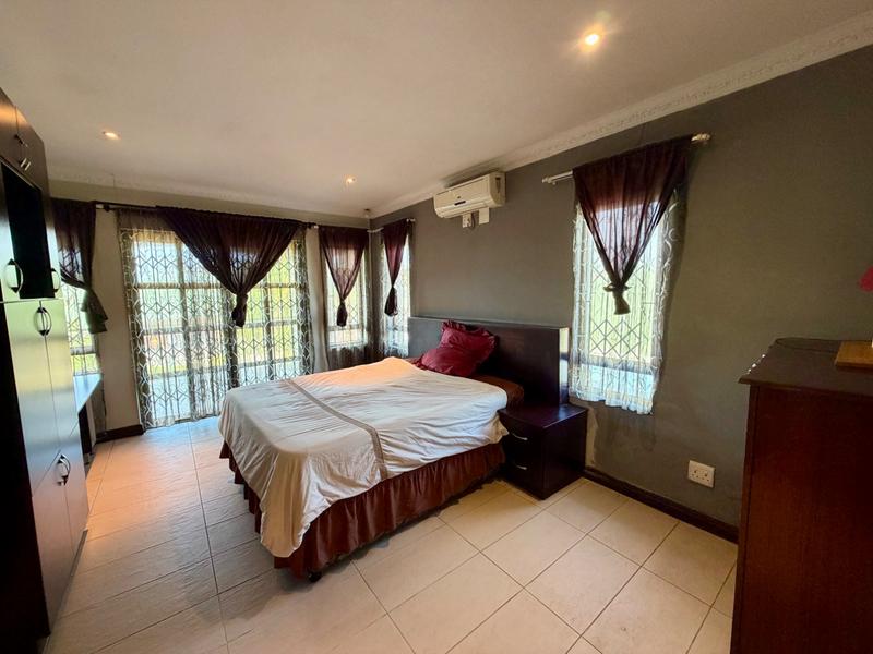 To Let 4 Bedroom Property for Rent in Somerset Park KwaZulu-Natal