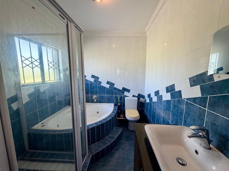 To Let 4 Bedroom Property for Rent in Somerset Park KwaZulu-Natal