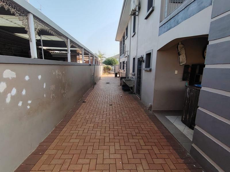 To Let 4 Bedroom Property for Rent in Somerset Park KwaZulu-Natal