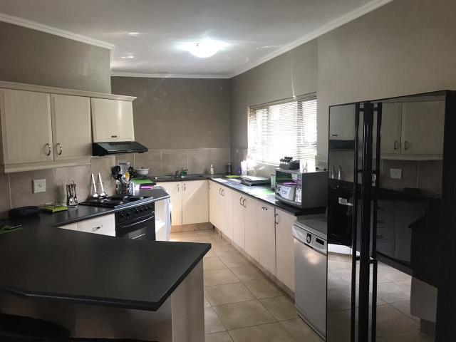 3 Bedroom Property for Sale in Tinley Manor KwaZulu-Natal