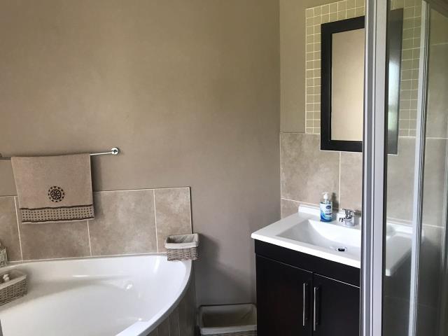 3 Bedroom Property for Sale in Tinley Manor KwaZulu-Natal