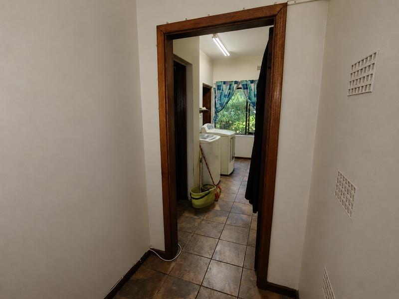 5 Bedroom Property for Sale in Glenmore Beach KwaZulu-Natal
