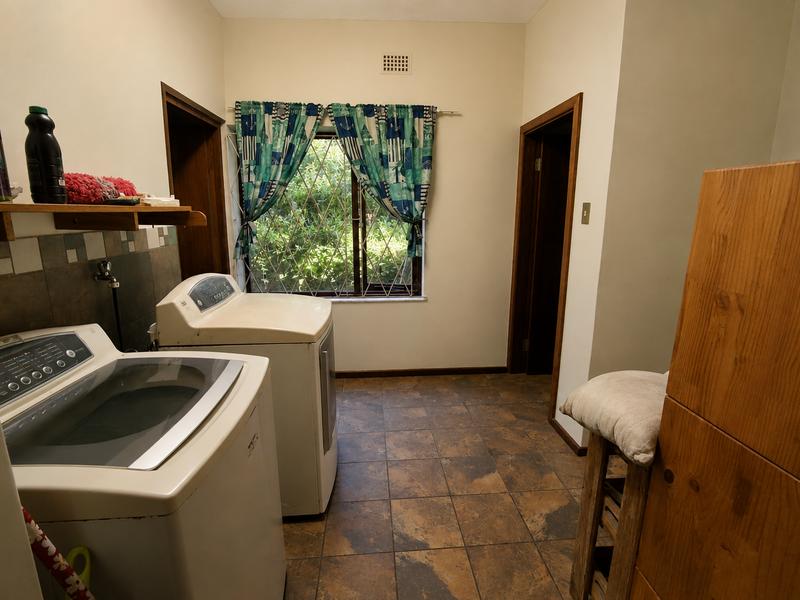 5 Bedroom Property for Sale in Glenmore Beach KwaZulu-Natal