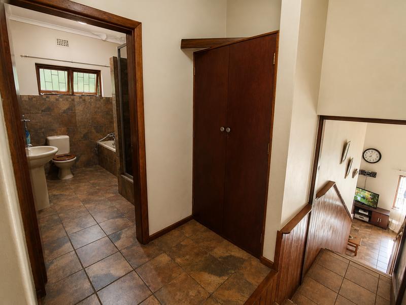 5 Bedroom Property for Sale in Glenmore Beach KwaZulu-Natal