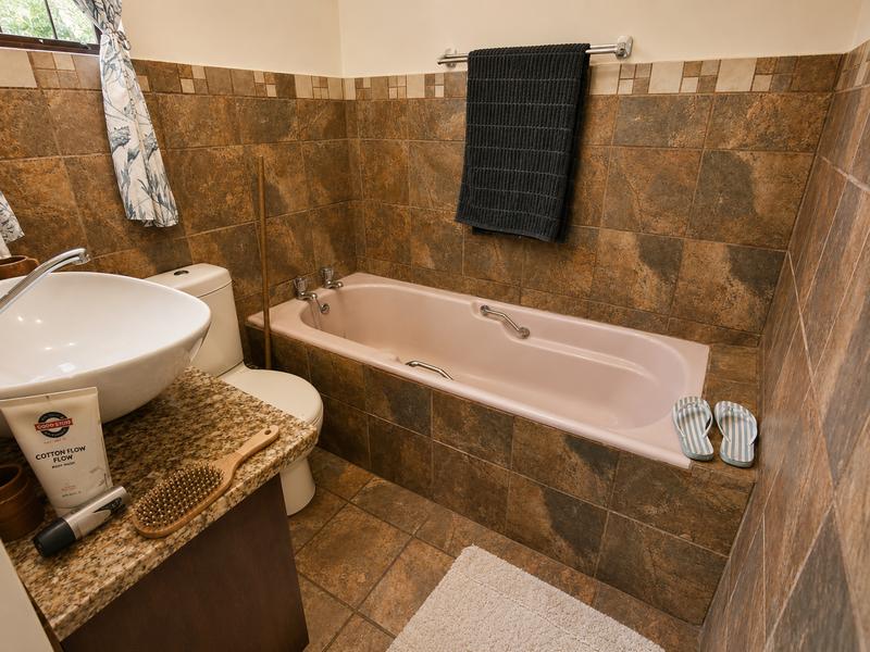 5 Bedroom Property for Sale in Glenmore Beach KwaZulu-Natal
