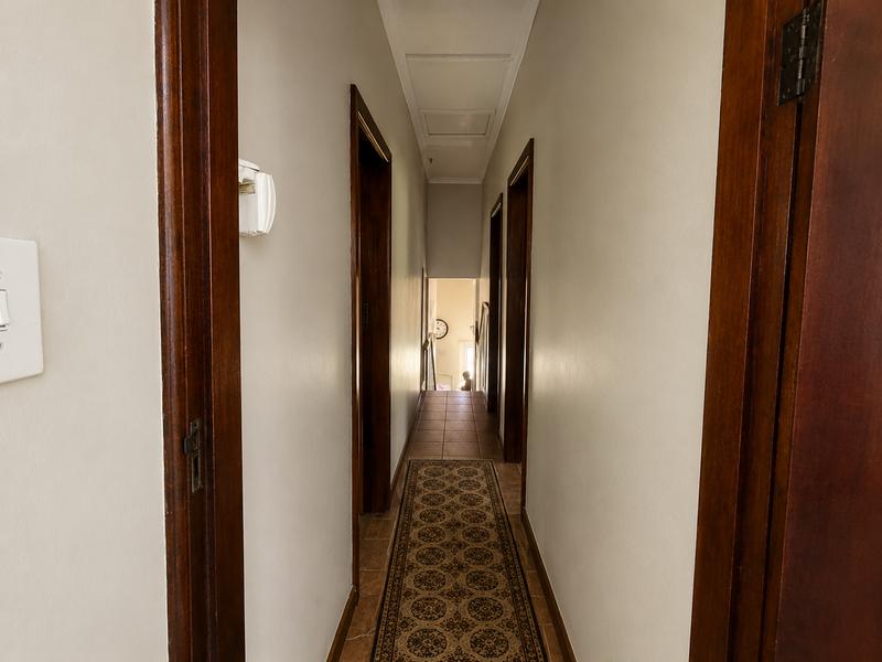 5 Bedroom Property for Sale in Glenmore Beach KwaZulu-Natal