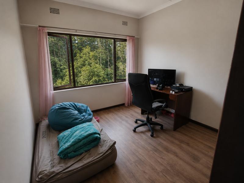 5 Bedroom Property for Sale in Glenmore Beach KwaZulu-Natal