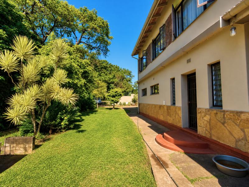 5 Bedroom Property for Sale in Glenmore Beach KwaZulu-Natal