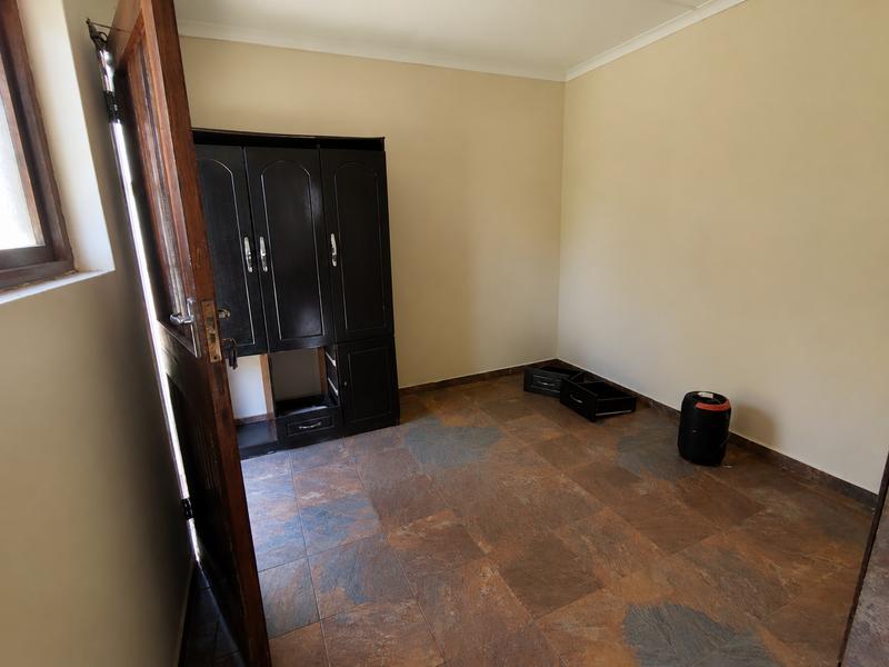 5 Bedroom Property for Sale in Glenmore Beach KwaZulu-Natal