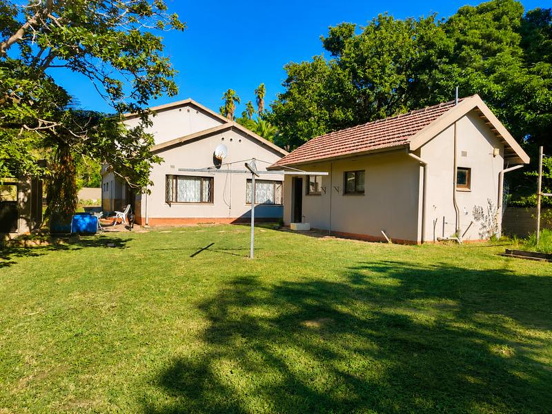 5 Bedroom Property for Sale in Glenmore Beach KwaZulu-Natal