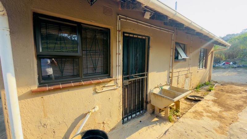 2 Bedroom Property for Sale in Umlazi KwaZulu-Natal