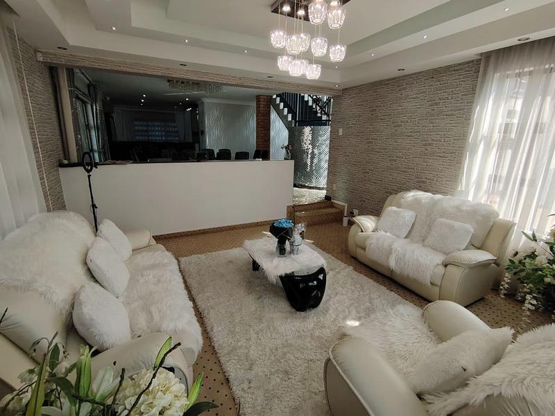 5 Bedroom Property for Sale in Somerset Park KwaZulu-Natal