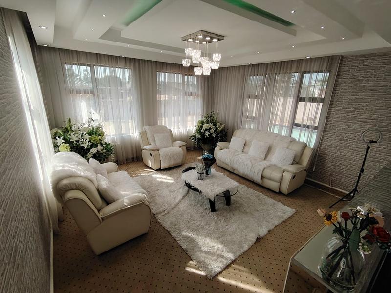 5 Bedroom Property for Sale in Somerset Park KwaZulu-Natal