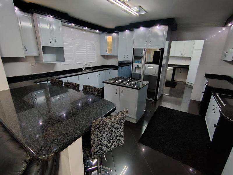 5 Bedroom Property for Sale in Somerset Park KwaZulu-Natal