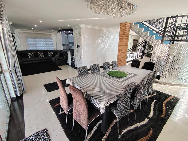5 Bedroom Property for Sale in Somerset Park KwaZulu-Natal