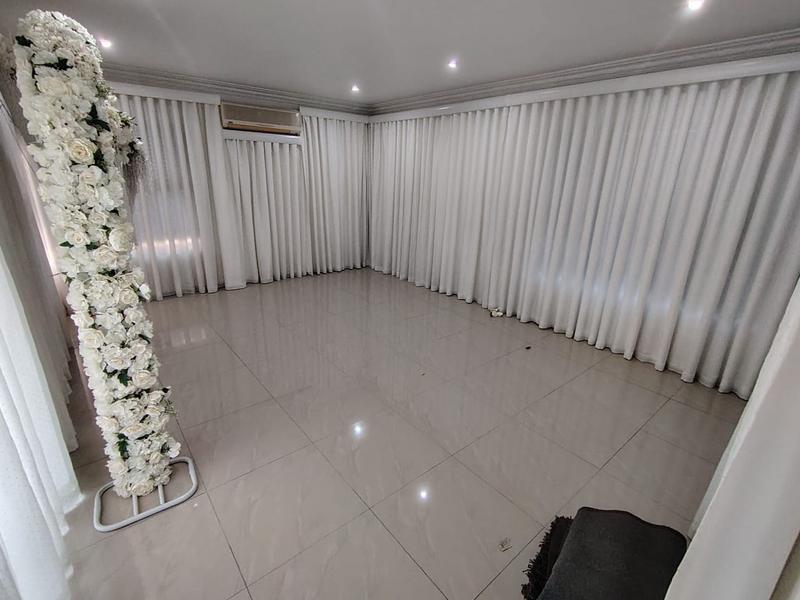 5 Bedroom Property for Sale in Somerset Park KwaZulu-Natal