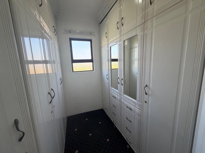 5 Bedroom Property for Sale in Somerset Park KwaZulu-Natal