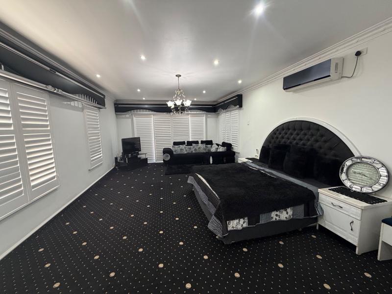 5 Bedroom Property for Sale in Somerset Park KwaZulu-Natal