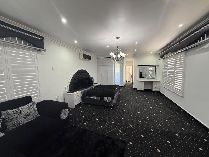 5 Bedroom Property for Sale in Somerset Park KwaZulu-Natal