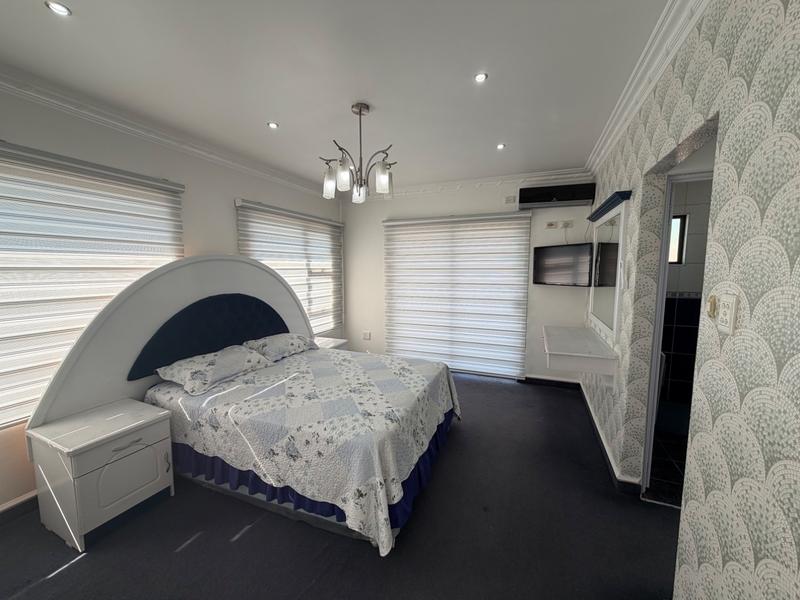 5 Bedroom Property for Sale in Somerset Park KwaZulu-Natal