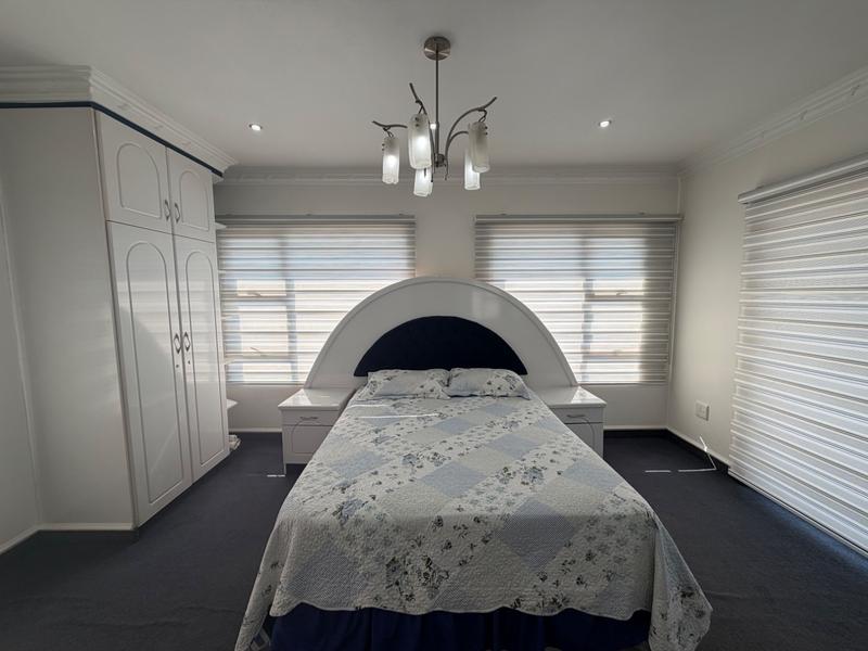 5 Bedroom Property for Sale in Somerset Park KwaZulu-Natal