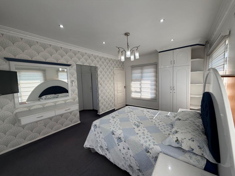 5 Bedroom Property for Sale in Somerset Park KwaZulu-Natal