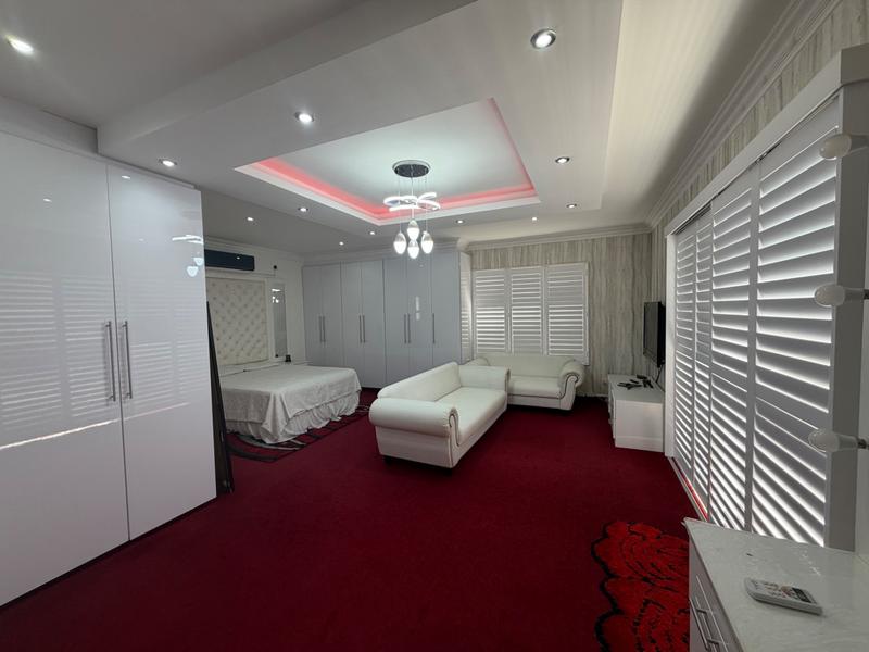 5 Bedroom Property for Sale in Somerset Park KwaZulu-Natal