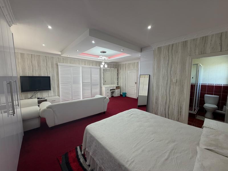 5 Bedroom Property for Sale in Somerset Park KwaZulu-Natal