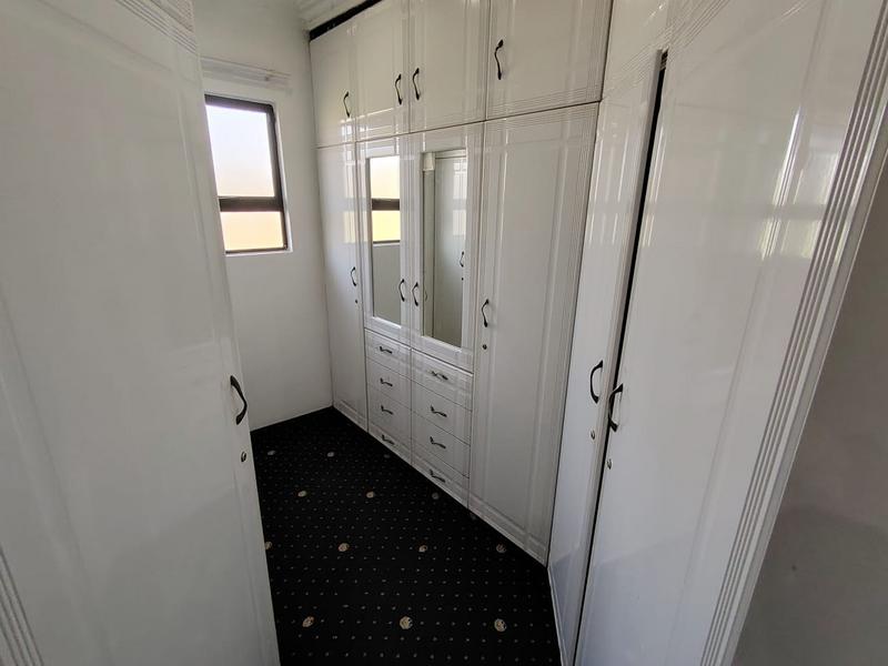 5 Bedroom Property for Sale in Somerset Park KwaZulu-Natal