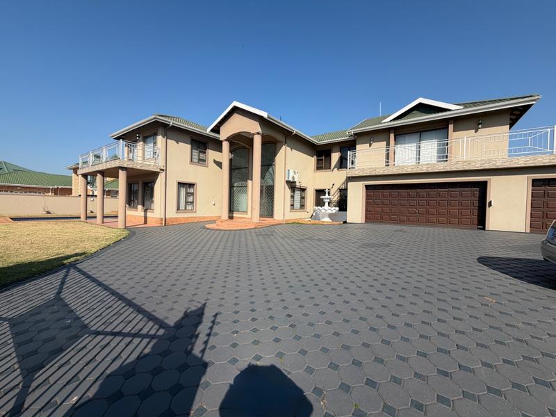 5 Bedroom Property for Sale in Somerset Park KwaZulu-Natal