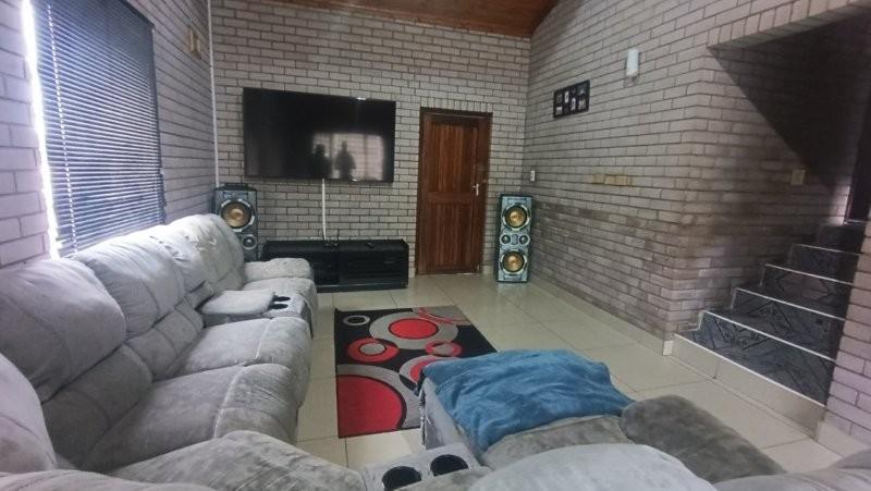 4 Bedroom Property for Sale in Kharwastan KwaZulu-Natal