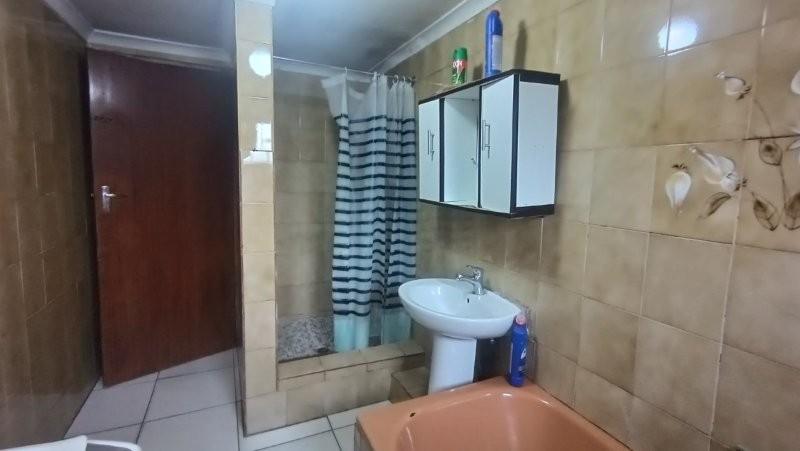 4 Bedroom Property for Sale in Kharwastan KwaZulu-Natal