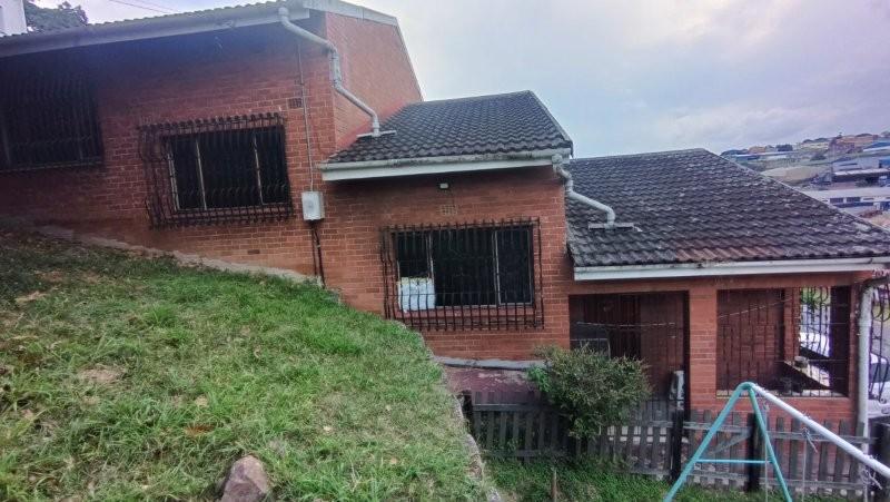 4 Bedroom Property for Sale in Kharwastan KwaZulu-Natal